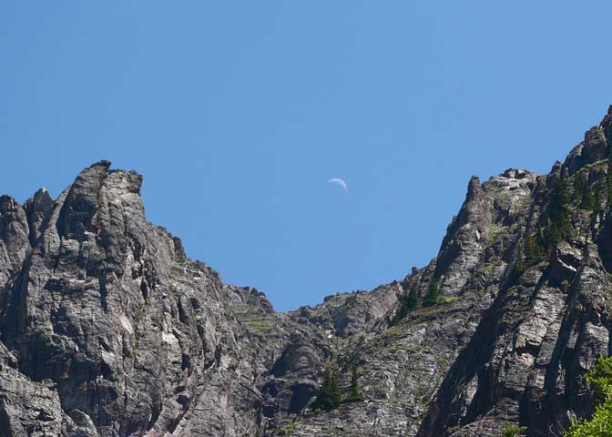 Crescent Rock, Crescent Moon